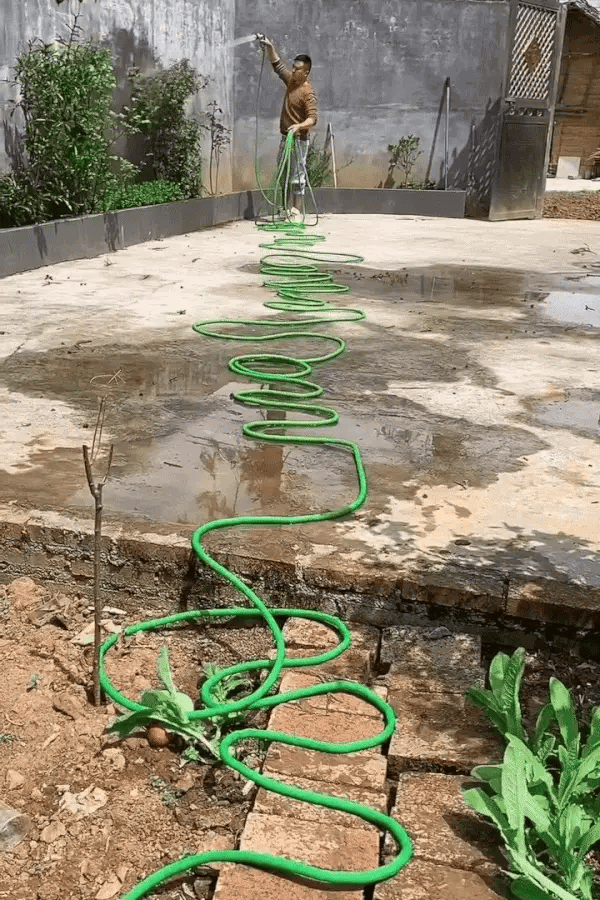 100FT Expandable Garden Hose with Multi, Function Spray Nozzle